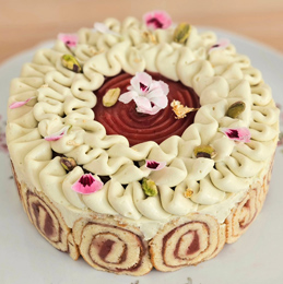 Pâtissière artisanale réalisant des gâteaux sur commande à Huisseau-sur-Mauves, près d'Épieds-en-Beauce