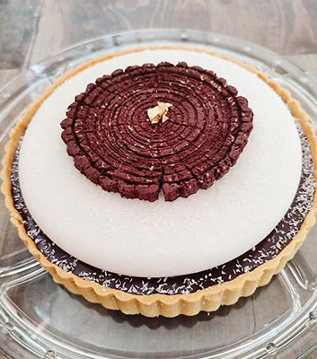 Atelier de pâtisserie à Ormes dans le Loiret, apprendre à réaliser une tarte Bounty.