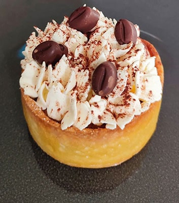 Atelier de pâtisserie à Patay dans le Loiret, apprendre à réaliser une tarte tiramisu.
